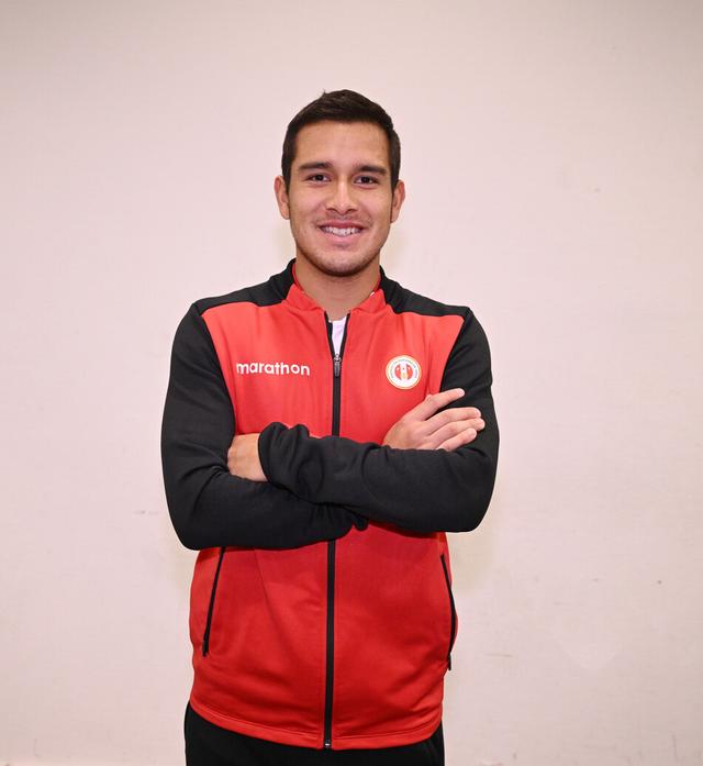 Headshot of Gonzalo Bueno